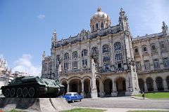 81 Cuba - Havana Centro - Museo de la Revolucion and tank used in Bay Of Pigs.JPG